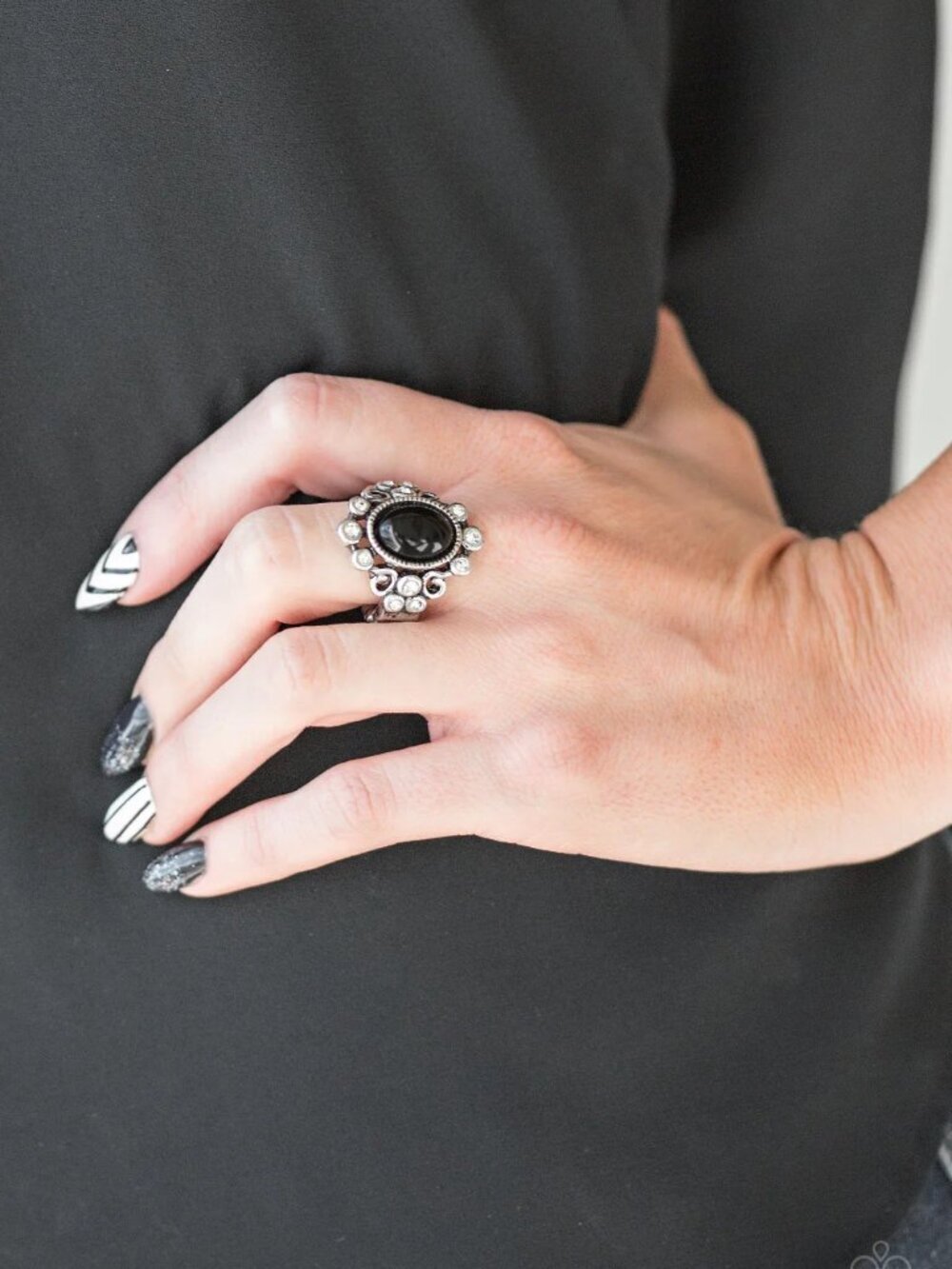 Paparazzi Jewelry Accessories - Noticeably Notable - Black Ring - Vintage